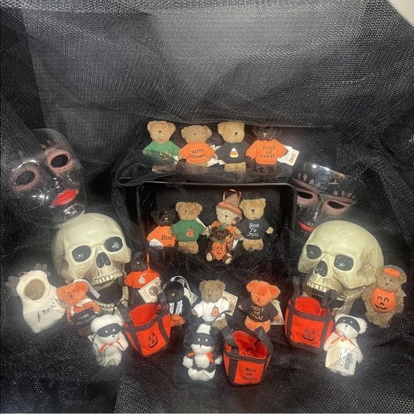 Retired Lot of 20 Halloween Boyds’ Bears Mini Bears w VHTF Trick Or Treat Dog! - Picture 2 of 7
